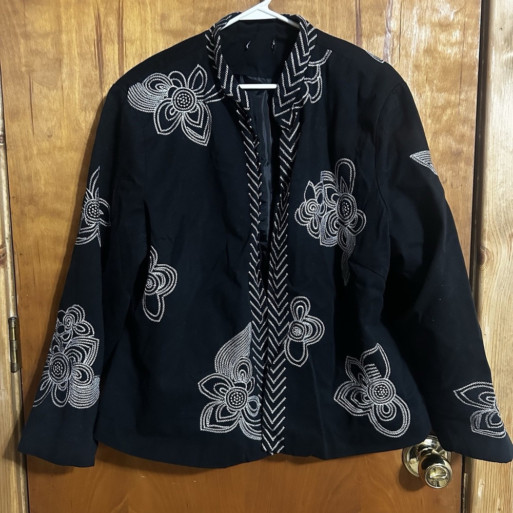 Vtg Jacket Womens Size X Large Black Floral Embroidery -No Tags-